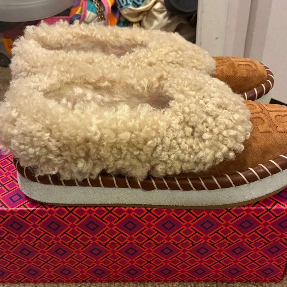 Tory Burch Suede Moccasin Slippers in Toasted Caramel with Cream Shearling